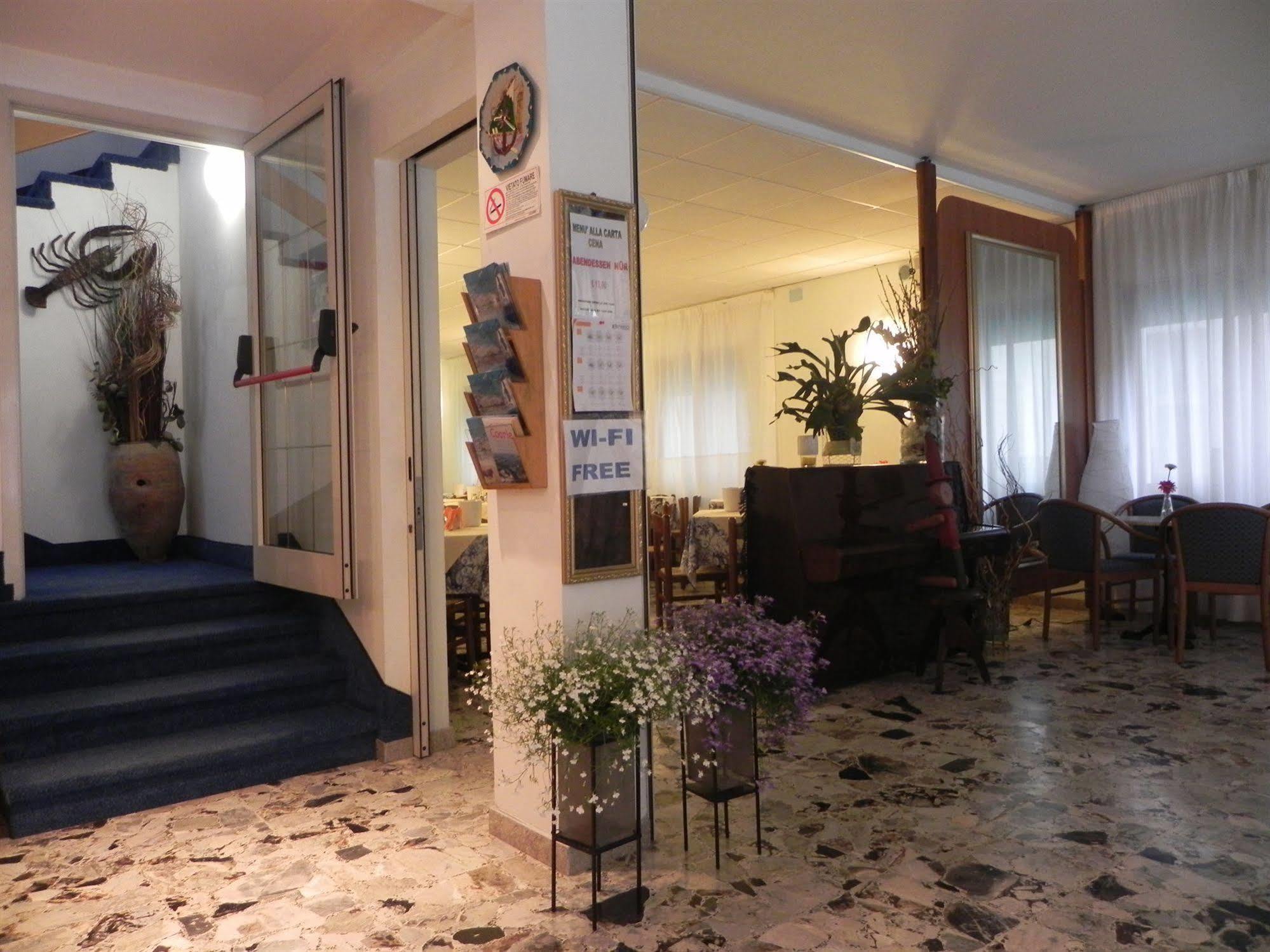 Hotel Antonella Caorle Exteriör bild